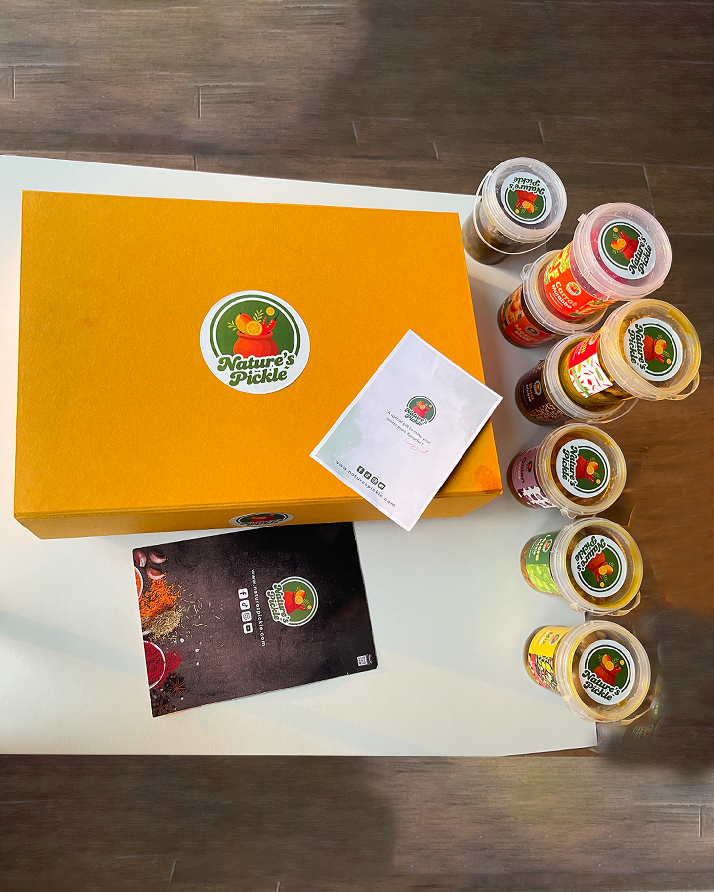 9 PC CUSTOMIZE GIFT BOX