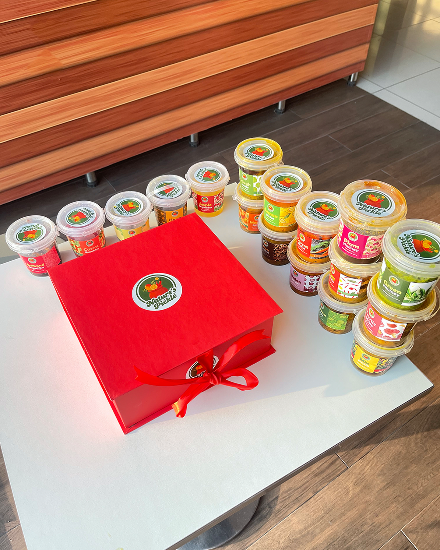 6 PC CUSTOMIZE GIFT BOX