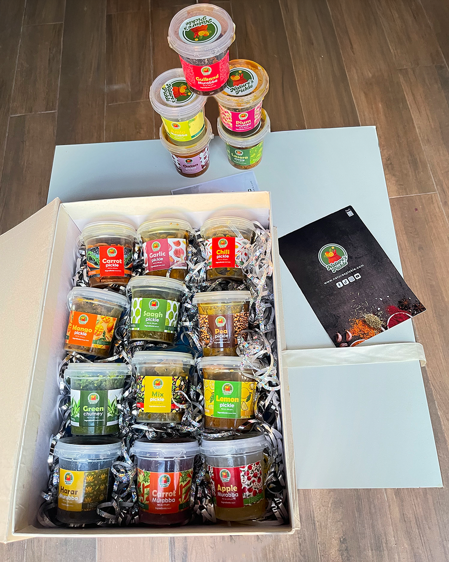 12 PC CUSTOMIZE GIFT BOX