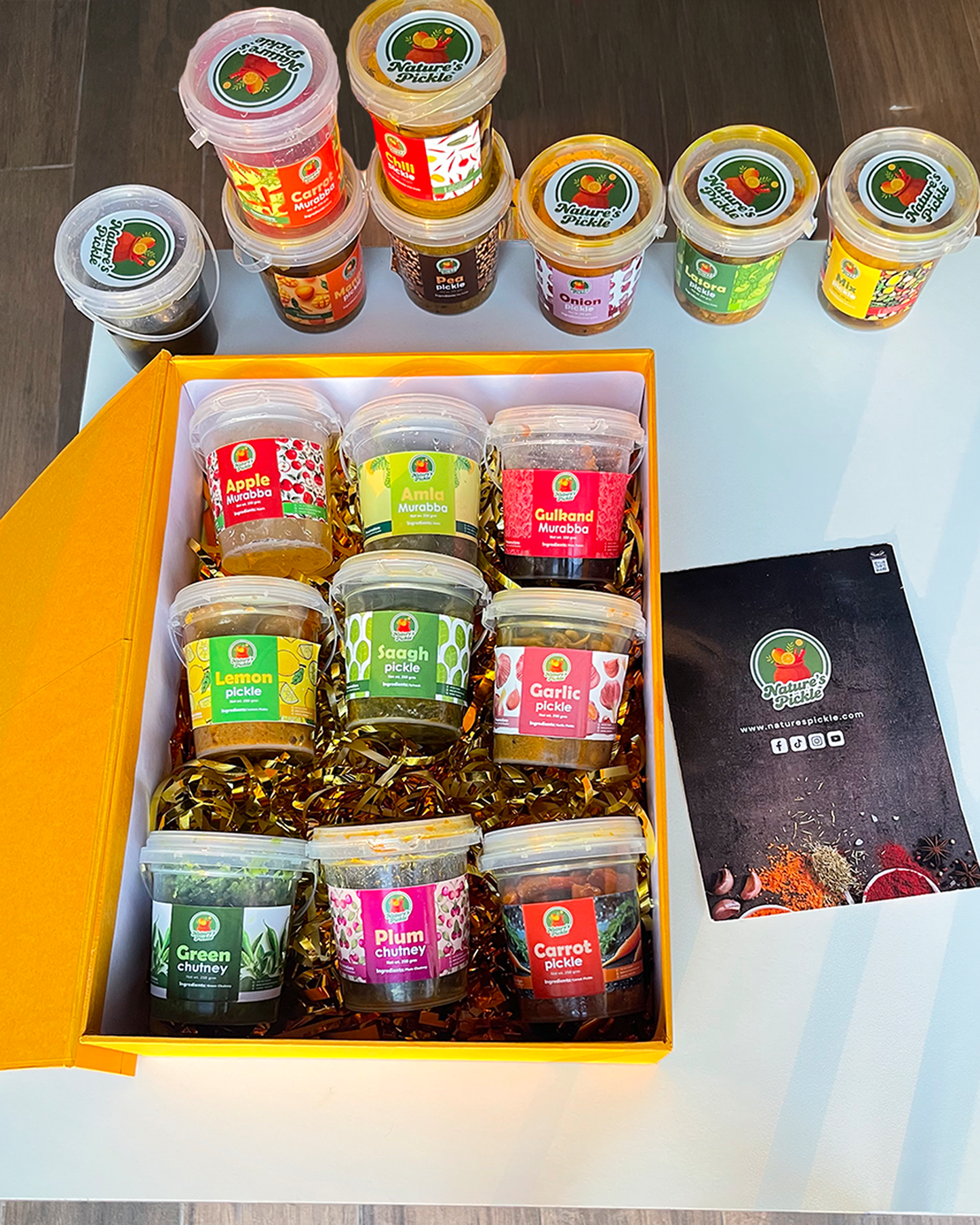 9 PC CUSTOMIZE GIFT BOX